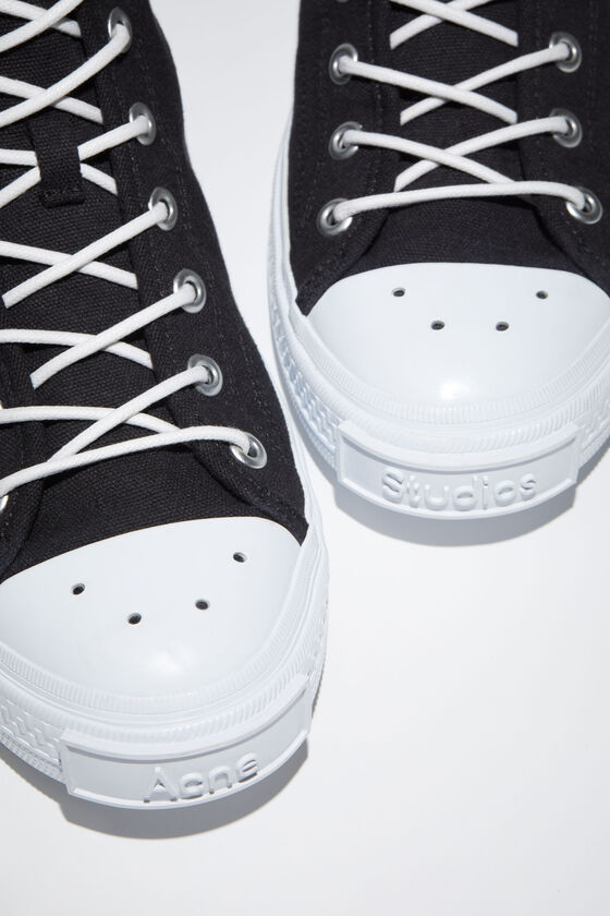 (image for) Stand Out From The Crowd High top sneakers